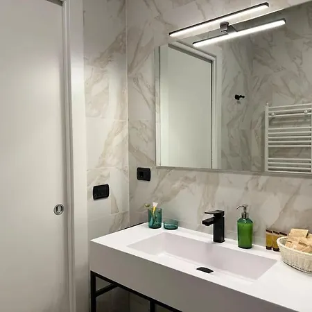 Moderno E Confortevole Con Posto Auto- Wifi Veloce Appartement