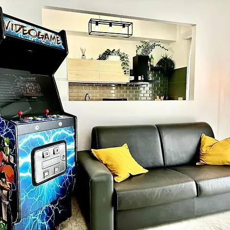 Moderno E Confortevole Con Posto Auto- Wifi Veloce Appartement *