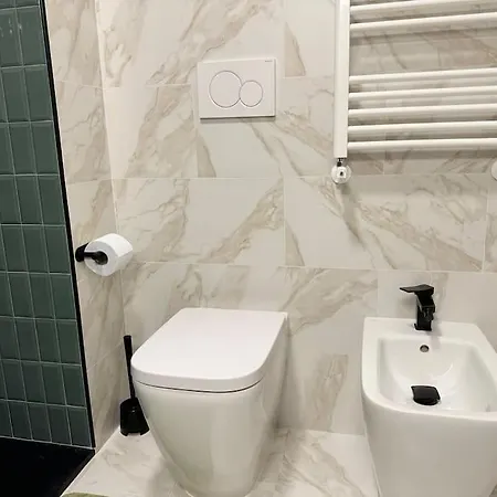 Moderno E Confortevole Con Posto Auto- Wifi Veloce ローマ
